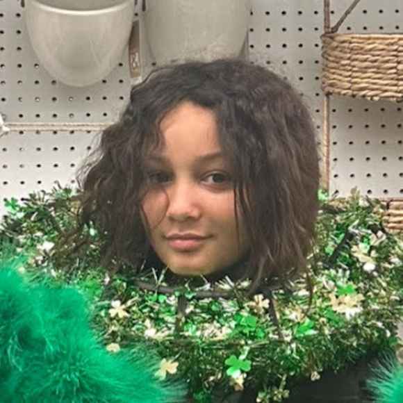 Meet your Posher, Aneicia - Picture 1 of 1